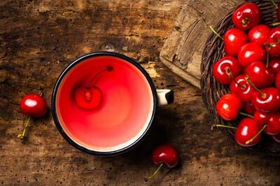 طرز تهیه چای آلبالو خانگی با آلبالوی تازه یا خشک