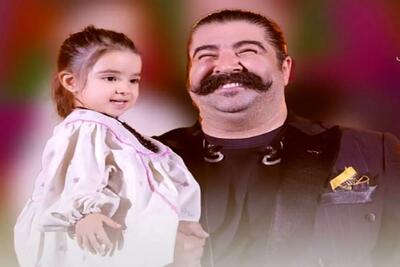 آواز شاد؛ بهنام بانی دختربچه که عالی میخوندو آوورد رو سن دید کل آهنگاشو حفظه قفلید