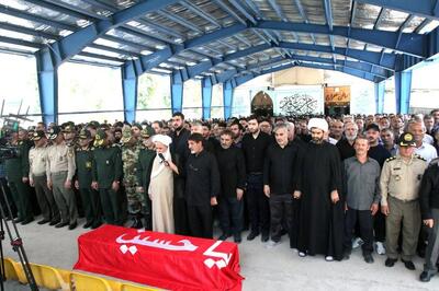پیکر مطهر شهید سردار عباس رشیدی در کرمانشاه تشییع و به خاک سپرده شد