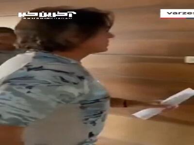 خوش و بش ساپینتو با بازیکنان استقلال