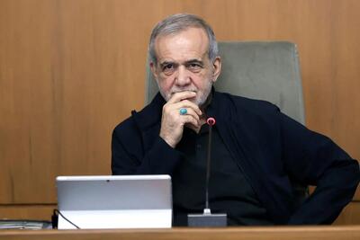 افتتاح ویدئو کنفرانسی بزرگترین نیروگاه خورشیدی کشور توسط پزشکیان