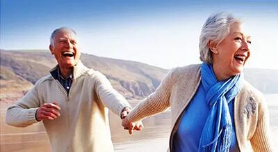این ۹ ویژگی مهم باعث می شود افراد جوان تر از سن شان به نظر بیایند