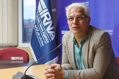 داستان کوتاه جای رمان را نگرفته است/ نویسندگان هم به قیمت فروش کتاب فکر می‌کنند