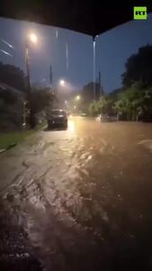 شهری در کارولینای شمالی در محاصره سیلاب