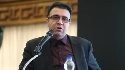 دولت پزشکیان هیچ سیاست اقتصادی مؤثری ارائه نکرده است/امیدوارم پزشکیان به مسیر دولت شک کند