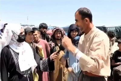 سوتی خندان؛ شهروند افغانی اخراج شده حین مصاحبه تو کشورش یچی میگه روده بر میکنه همه رو