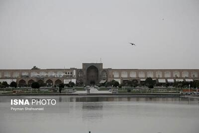 تصاویر؛ اصفهان در محاصره گرد و غبار
