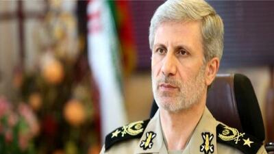 بازدید فرمانده کل ارتش از پایگاه‌ هوایی شهید لشگری
