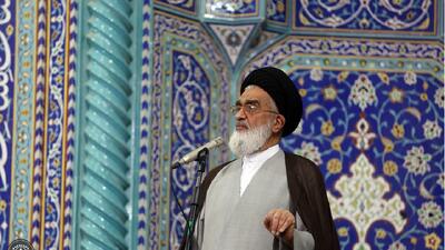 تأکید امام جمعه قم بر حضور در جهاد فرهنگی