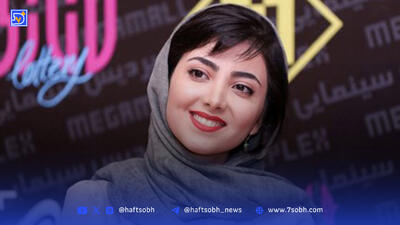 زیبا کرمعلی بازیگر فیلم لاتاری با پیراهن آستین کوتاه در معروف‌ترین هتل اردبیل