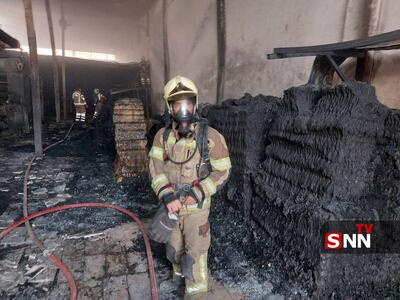 عکس/ آتش‌سوزی یک کارگاه انبار پارچه در جاده ورامین