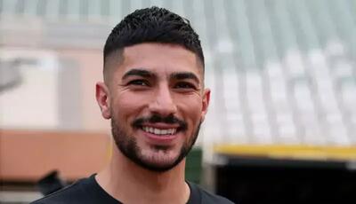 لیموچی عصا را کنار گذاشت