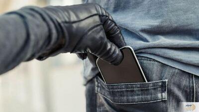 موبایل‌قاپی امروز صبح جلوی سفارت فرانسه