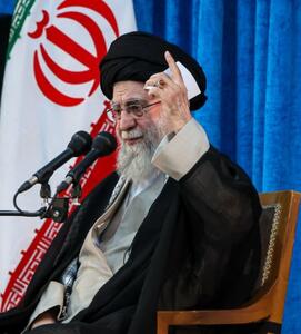 فتوای آیت‌الله نوری همدانی درباره حکم محاربه تهدیدکنندگان رهبری در قم بررسی شد