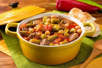 طرز تهیه خوراک بامیه و تماته