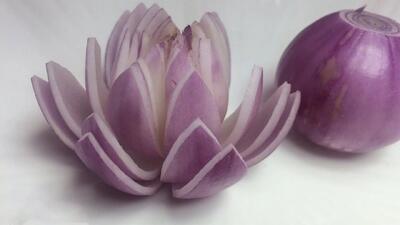 آموزش قدم به قدم ساخت گل با پیاز بنفش