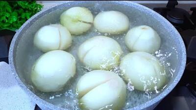 پیاز را در آب جوش بگذارید / طرز تهیه شام سریع و خوشمزه با پیاز و آب