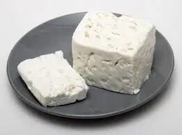 خوردن پنیر با این ۱۶ ماده غذایی ممنوع!