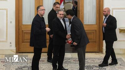 گزارش تصویری/ نشست وزیر امور خارجه با سفیران، کارداران و روسای نمایندگی‌های خارجی