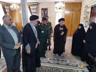 دیدار امام جمعه خرم‌آباد با خانواده شهدای جنگ ۱۲ روزه در بروجرد