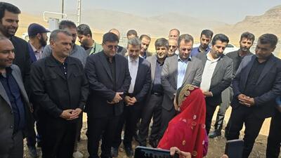 افتتاح گلخانه سبزی و صیفی در روستای سینی شهرستان خانمیرزا