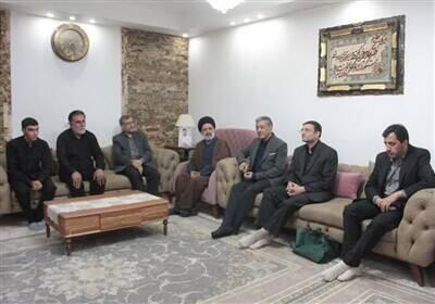 دیدار نماینده رهبر انقلاب با ۲ خانواده شهید حمله اسرائیل در کرج +عکس