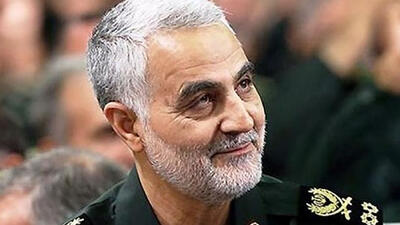 عکس سفر در زمان / « جوانی سردار سلیمانی با بدنی عضلانی و خوش فرم  در زورخانه» /  دهه 40