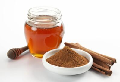 خواص شگفت‌انگیز عسل و دارچین برای حفظ سلامت قلب - سبک ایده آل