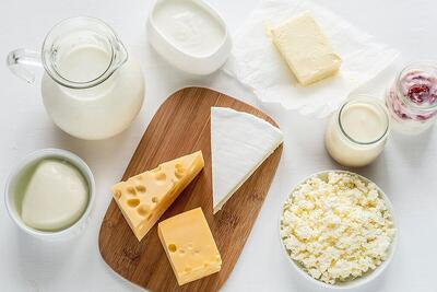 ماست و پنیر با این مواد غذایی تداخل دارد
