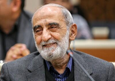 حمله کیهان به منتقدان حسین شریعتمداری