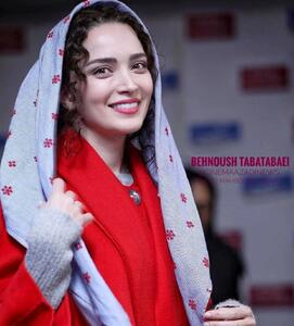 پف غیرعادی صورت بهنوش طباطبایی طرفدارانش را شوکه کرد | چه بلایی سر بهنوش طباطبایی آمده است ؟
