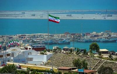 امکان افزایش درآمد سرانه از طریق مناطق آزاد/ دخالت بانک مرکزی و گمرک در مناطق آزاد باید قطع شود