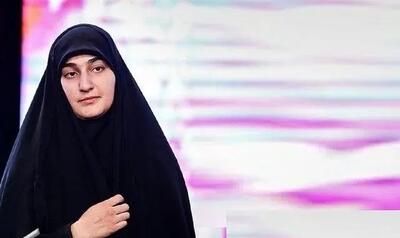 روایت زینب سلیمانی از لحظات بمباران منزل سردار رشید: سر سجاده بودم که صدای وحشتناکی آمد، حجم پرفشاری از هوا و خرده شیشه به سمتم پرت شد / پسر شهید کاظمی گفت «سردار رشید را زدند خانه نمانید فرار کنید، ممکن است دوباره بزنند» / در بمباران دوم نیرو‌های امدادی هم شهید شدند