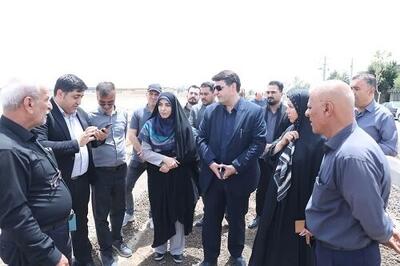 نشست گرامیداشت روز ملی دهیار که در روستای دارالسرور آبیک برگزار شد