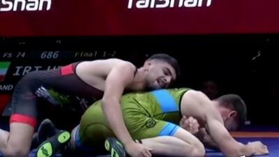 کسب مدال طلا ممیوند در کشتی آزاد وزن 74KG - پارس فوتبال