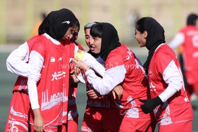 بی‌اعتنایی عجیب استقلال و پرسپولیس به فوتبال زنان! - پارس فوتبال