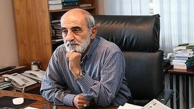 میر حسین موسوی نماینده جریان وطن فروش است!