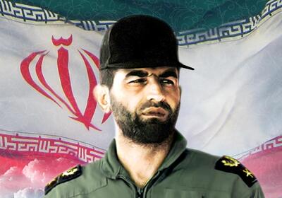 سرلشکر عباس بابایی در حیاط خانه پدری؛ دهه ۵۰ +عکس | رویداد24