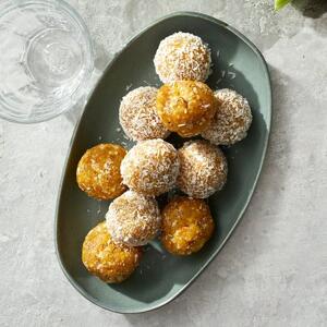 طرز تهیه توپ های انرژی زا زردآلو میان وعده ای مقوی - سبک ایده آل