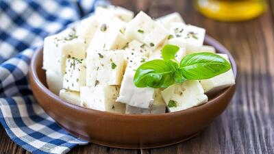 خوردن این ۱۶ ماده غذایی با پنیر ممنوع!