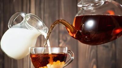 شیر را باید قبل از آب جوش داخل چای بریزیم یا بعد از آن؟