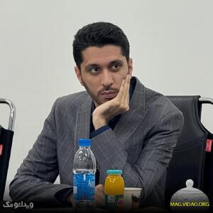 بیوگرافی نوید کلهرودی مجری جنجالی برنامه دیالوگ ویژه برنامه پساجنگ + فیلم - ویدائو مگ