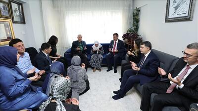 دیدار صمیمی رئیس‌جمهور اردوغان با مادر ۹۹ ساله دو شهید ۱۵ ژوئیه