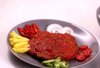 کباب تابه‌ای مرغ با سس آلبالو؛ طعم خاص و خوشمزه
