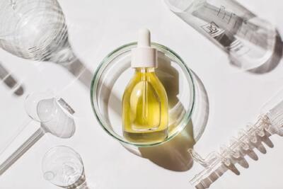 روغن اسکوالان چیست و چه فایده ای برای پوست دارد ؟