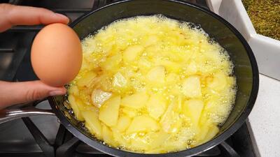 طرز تهیه املت سنتی اسپانیایی فقط با سیب زمینی و تخم مرغ