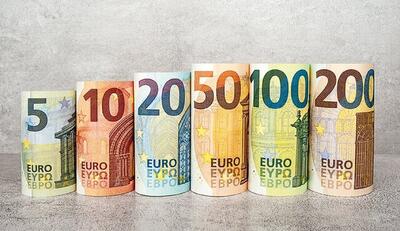 قیمت یورو نزول کرد