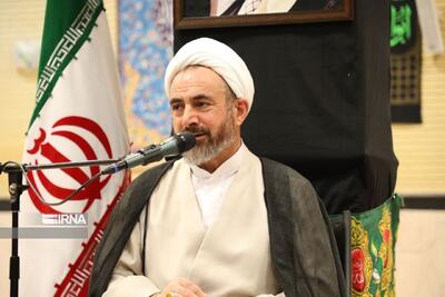 امام جمعه ایلام: اقامه نماز در موکب‌ها محور خدمات و برنامه‌های فرهنگی اربعین باشد
