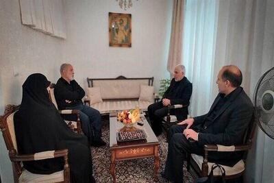 حضور رئیس سازمان زندان‌ها در منزل خانواده شهدای بازداشتگاه اوین