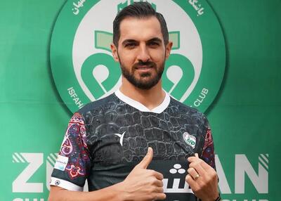 رسمی: هافبک کلیدی ذوب آهن ماندنی شد